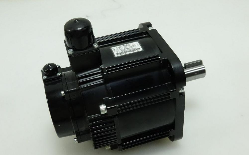 Yaskawa серводвигатель SGMGV-13ADC61