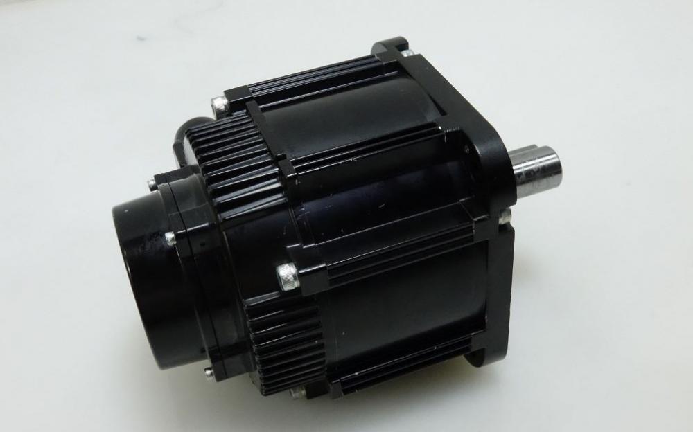 Yaskawa серводвигатель SGMGV-13ADC61