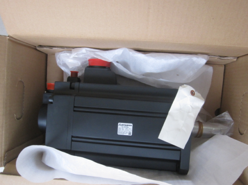 Mitsubishi серводвигатель HC-SFS702